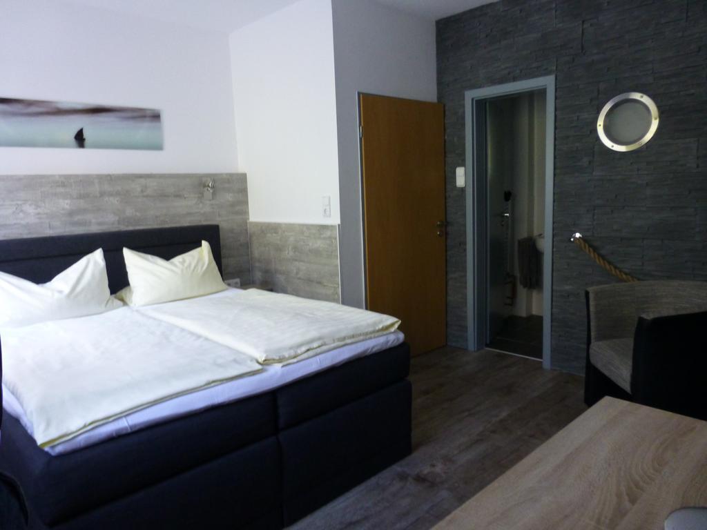 Hotel Ruestersieler Hof Wilhelmshaven Buitenkant foto