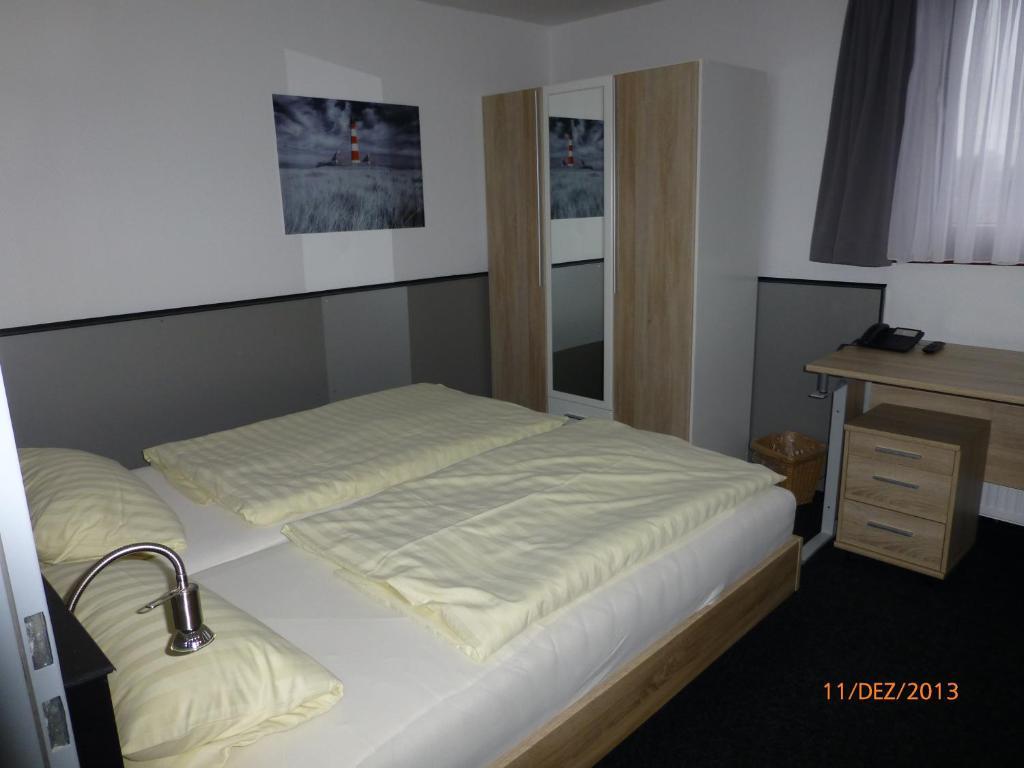 Hotel Ruestersieler Hof Wilhelmshaven Kamer foto